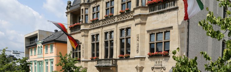 Bürgerhaus beflaggt