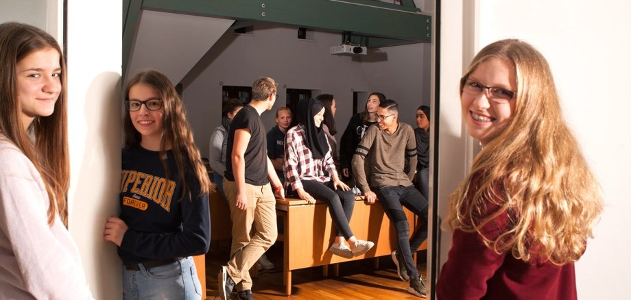 Hildener Jugendliche im Bürgersaal